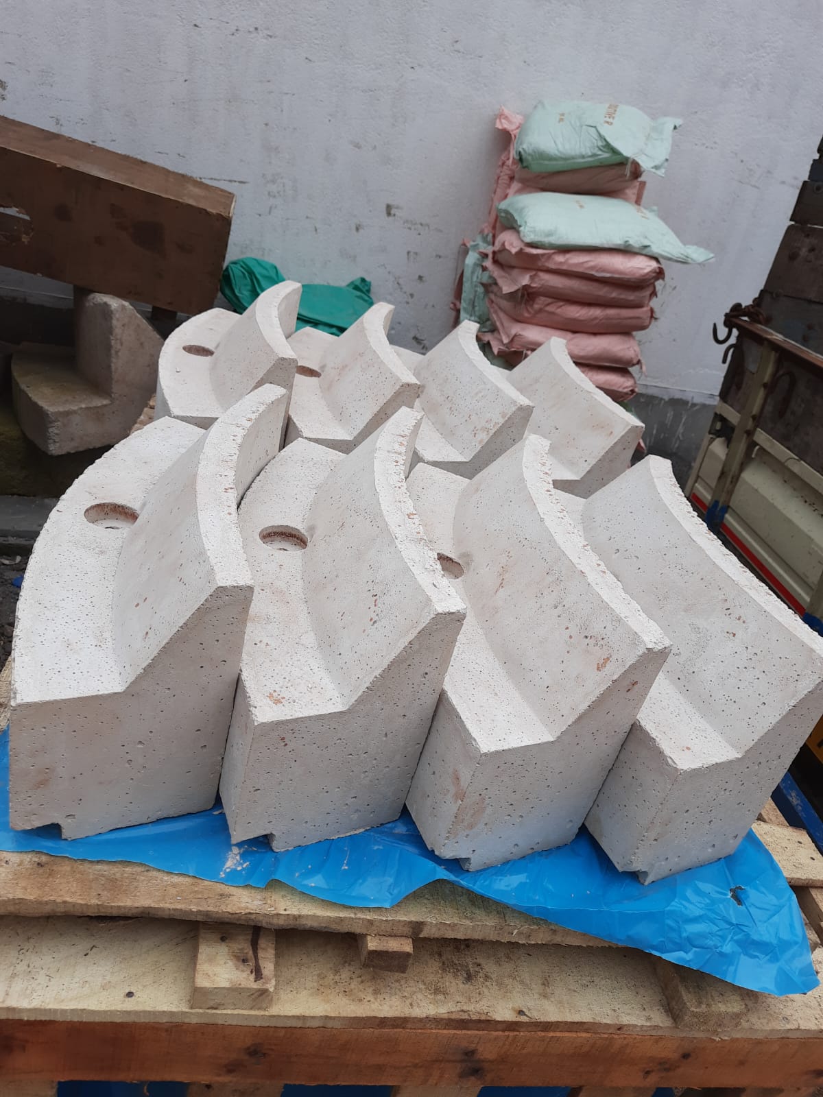 REFRACTORY 4